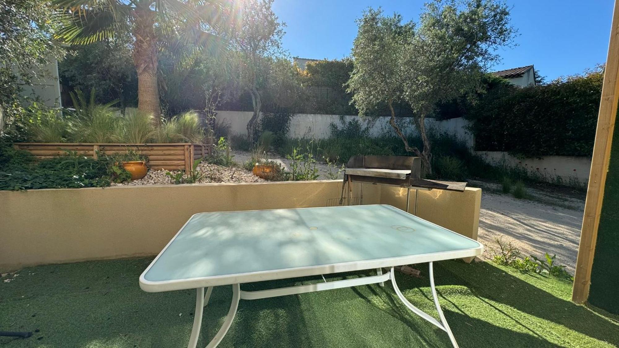 Appartement Beau T2 moderne Climatisé à Villeneuve-lès-Avignon Extérieur photo